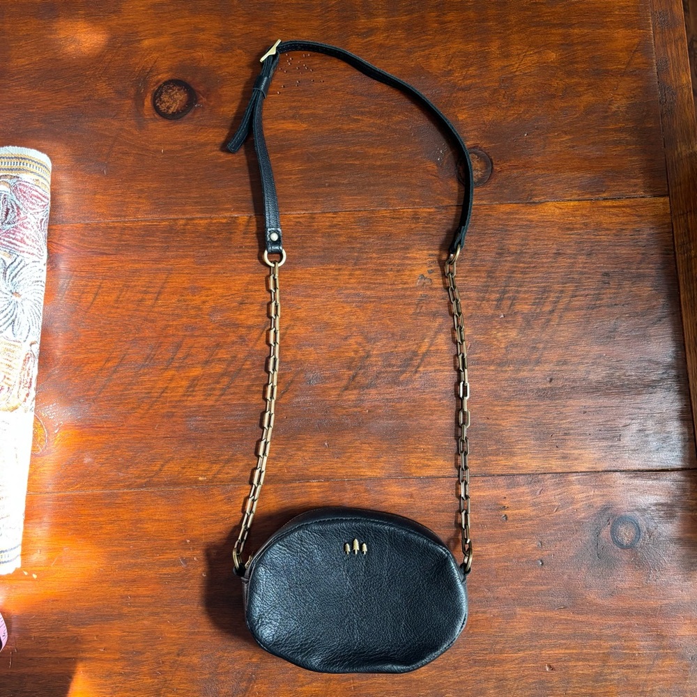 Portland Leather Goods Crossbody Bag in Pebbled Black - Picture 2 of 7